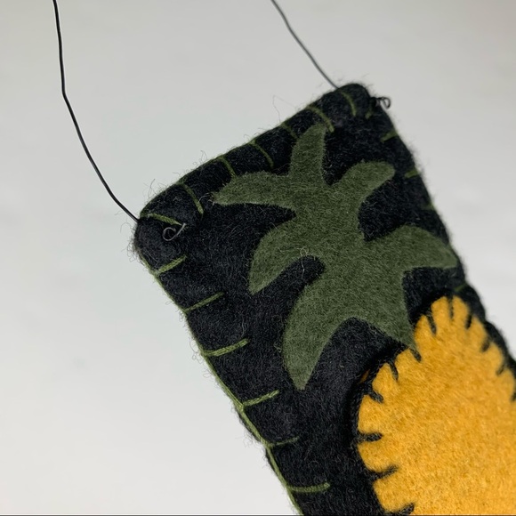 Hand stitched felt stuffed Pineapple on wire hang - Picture 6 of 11